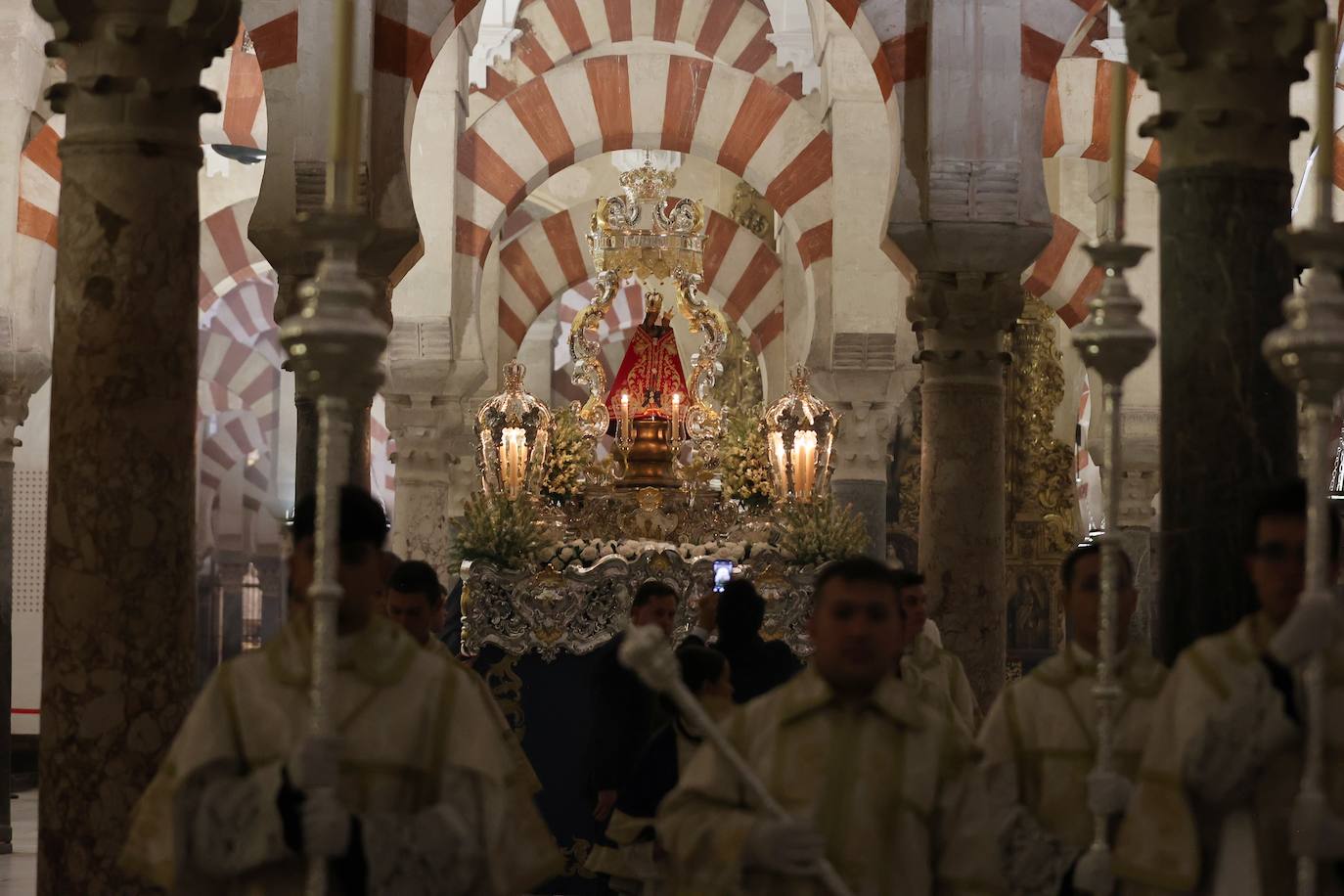 Fotos: La solemne misa y la procesión de la Fuensanta en Córdoba
