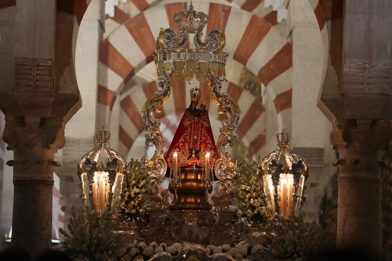 Fotos: La solemne misa y la procesión de la Fuensanta en Córdoba