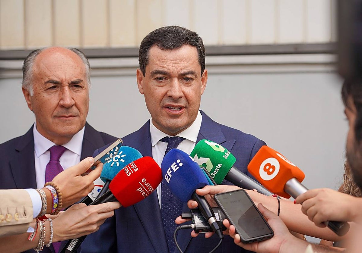 Juanma Moreno, este jueves en la Universidad de Cádiz para asistir a la investidura de Alejandro Sanz como doctor 'honoris causa'