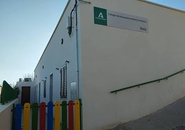 Un pueblo de Almería vuelve a abrir las puertas de su colegio 36 años después