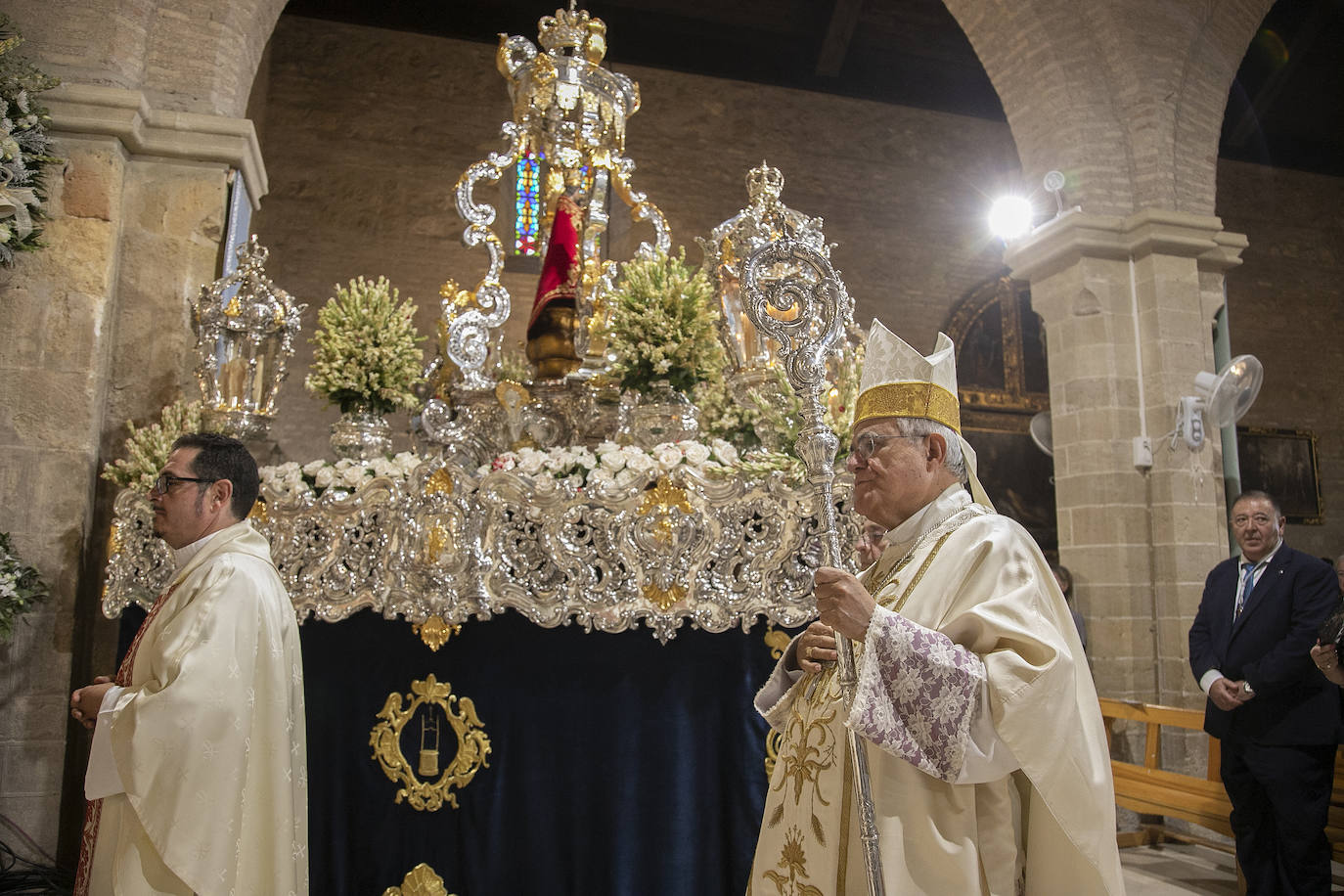 Fotos: La misa del obispo y el ambiente festivo de la Fuensanta en Córdoba