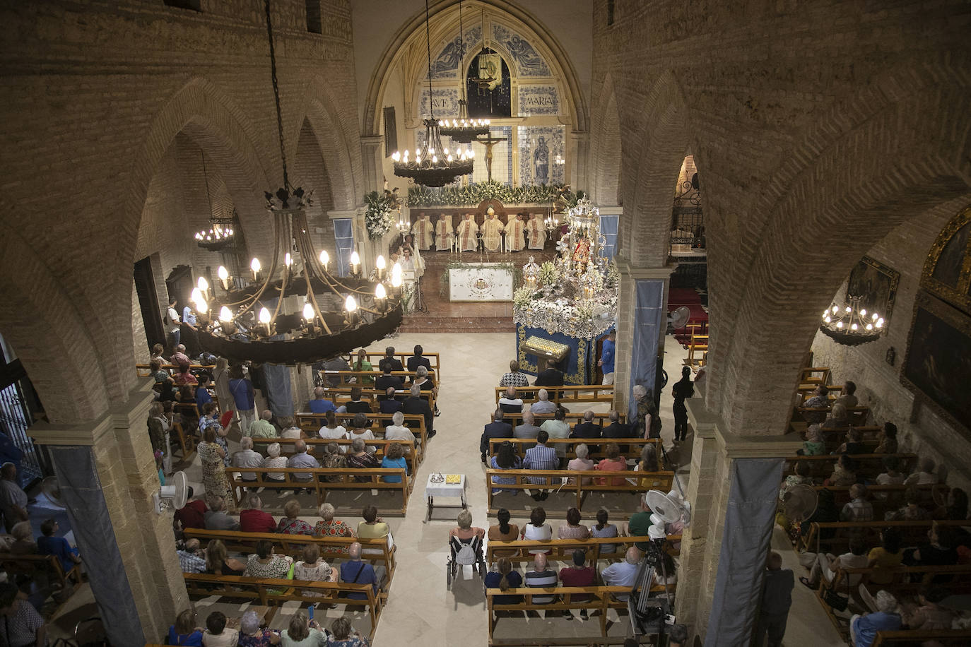 Fotos: La misa del obispo y el ambiente festivo de la Fuensanta en Córdoba