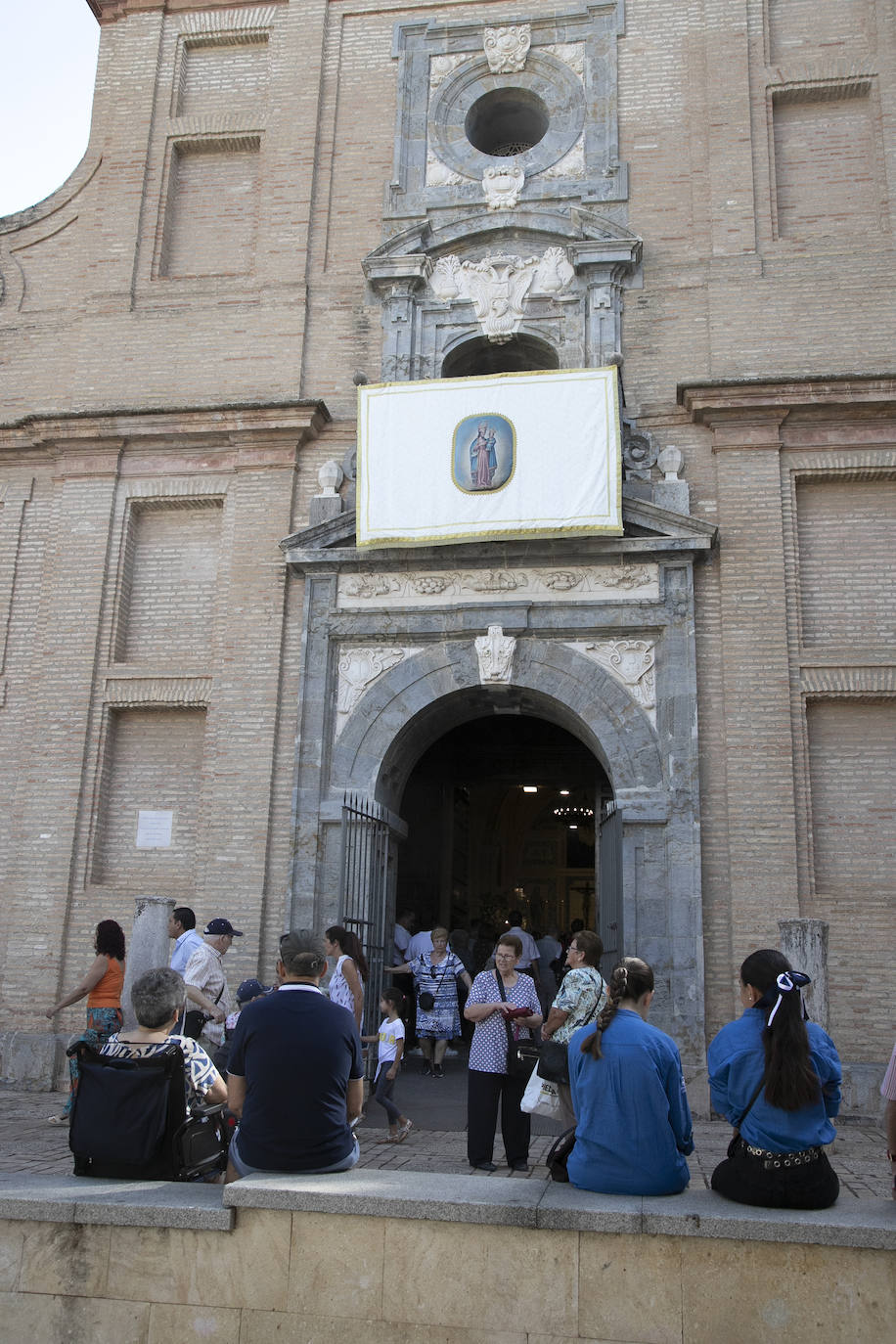 Fotos: La misa del obispo y el ambiente festivo de la Fuensanta en Córdoba