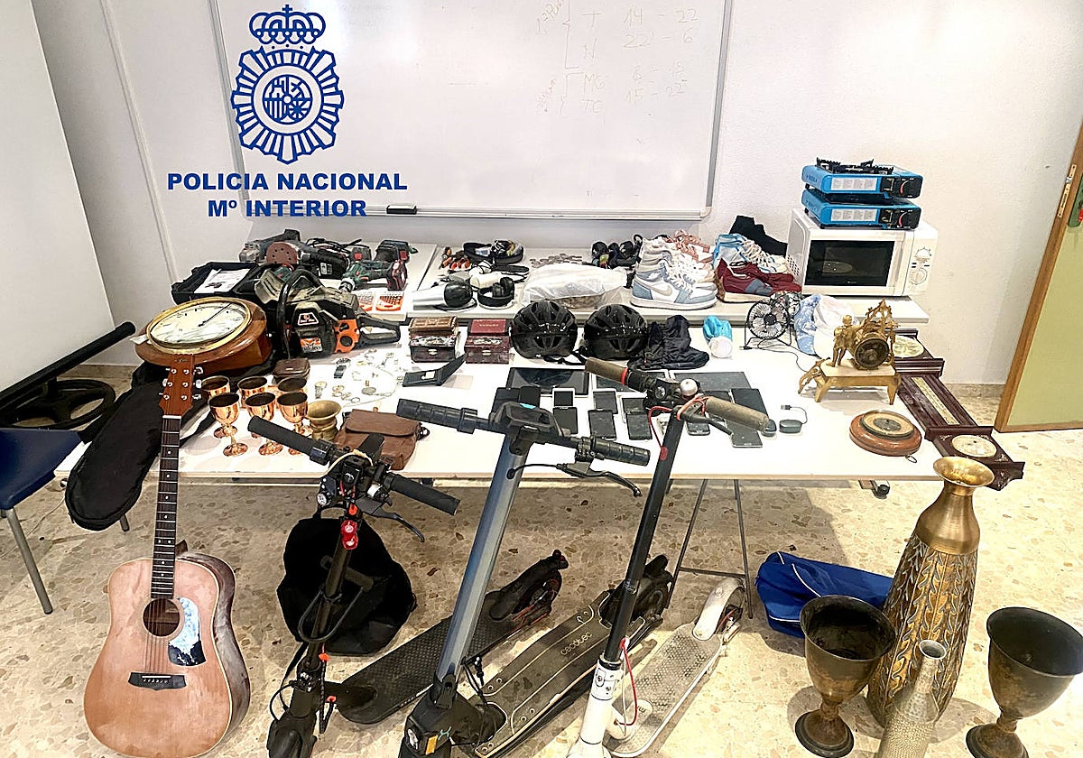 Imagen de los objetos intervenidos por la Policía Nacional