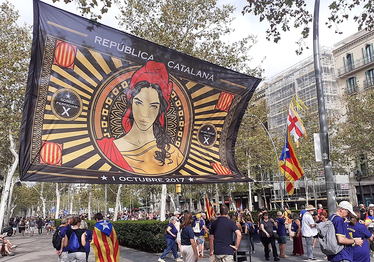 Aspecto de la Gran Vía de Barcelona, momentos antes del inicio de las manifestaciones camino de plaza de España