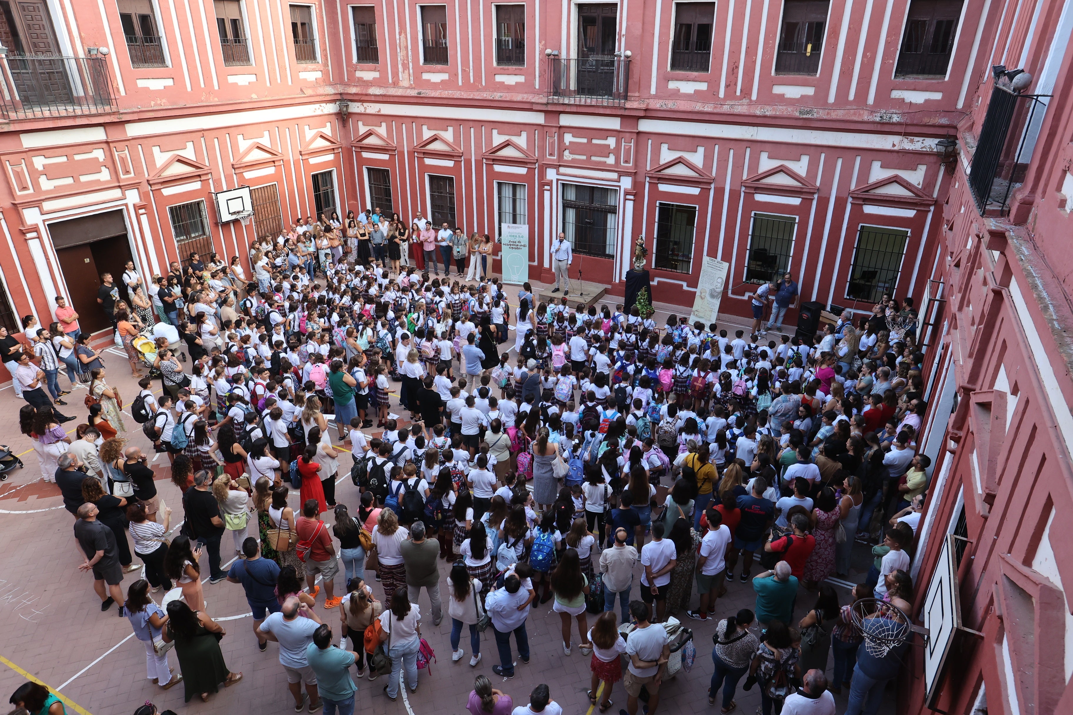 La vuelta al cole 2023 en Córdoba, en imágenes (I)