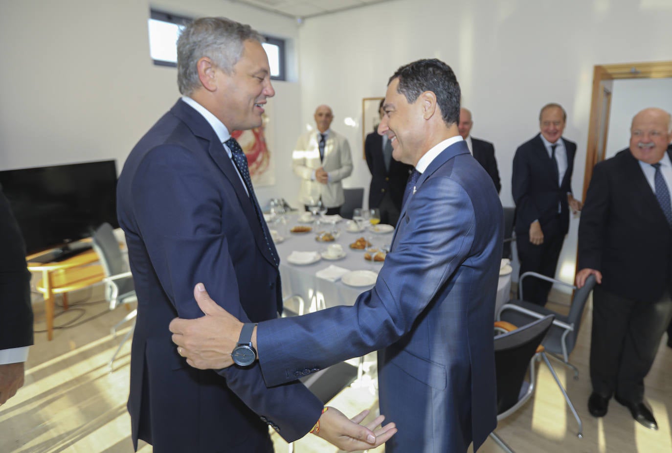 Alberto García Reyes y Juanma Moreno