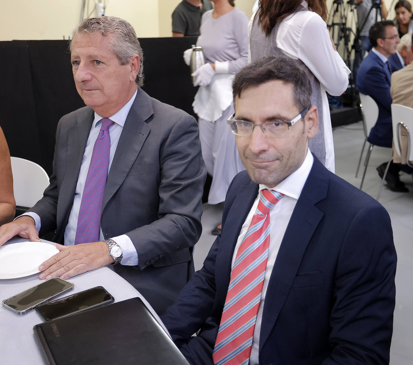  Jesús Maza y Antonio R. Vega