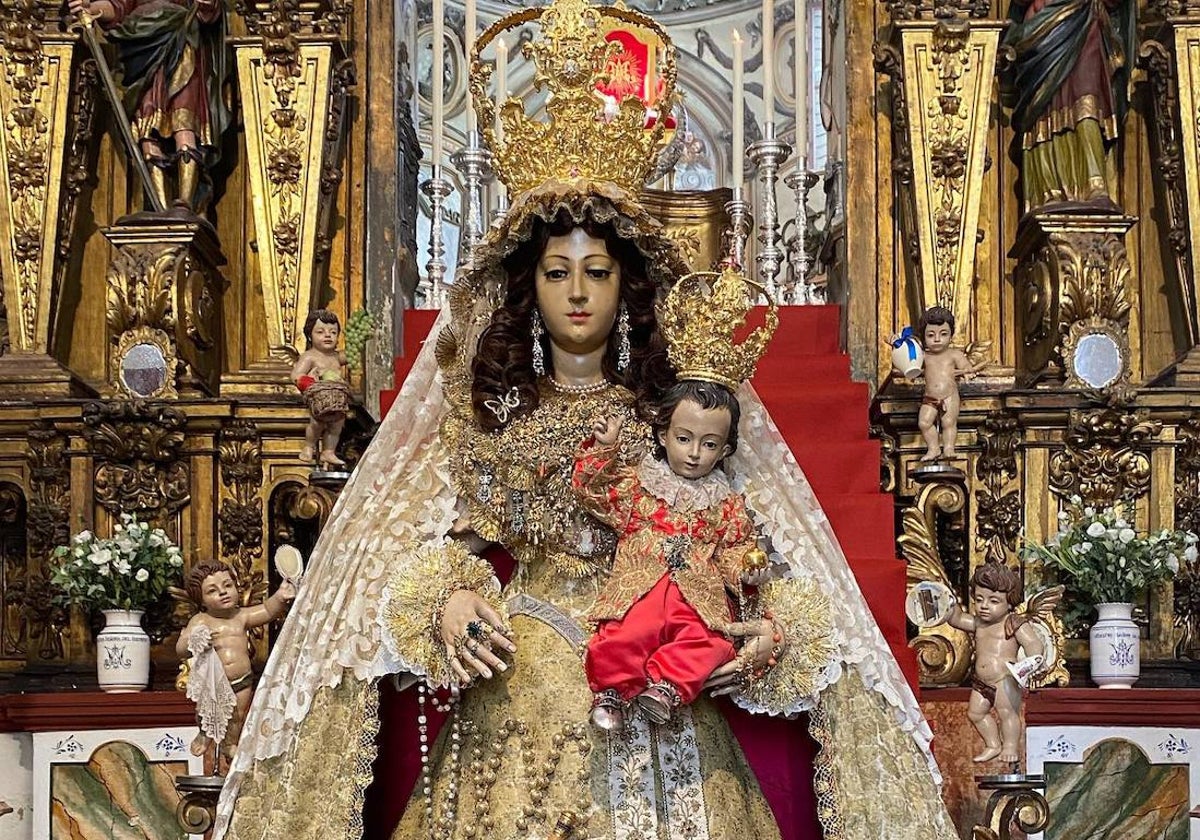 Nuestra Señora del Socorro, durante su besamanos la semana pasada