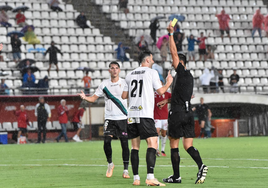 El Córdoba CF y los árbitros no empiezan con buen pie