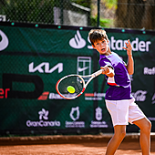 El hermano pequeño de Carlos Alcaraz debuta con victoria en Gran Canaria