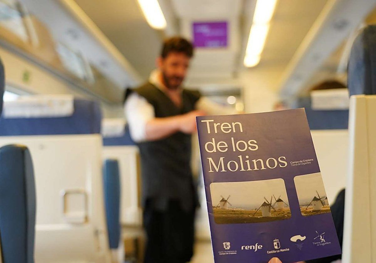Vuelve a echar a andar el Tren de los Molinos entre Madrid y Campo de Criptana desde este sábado