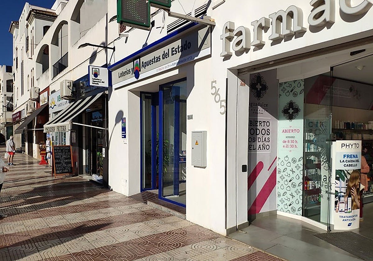 Administración 'El maúllo de oro' de Aguadulce en Roquetas de Mar.