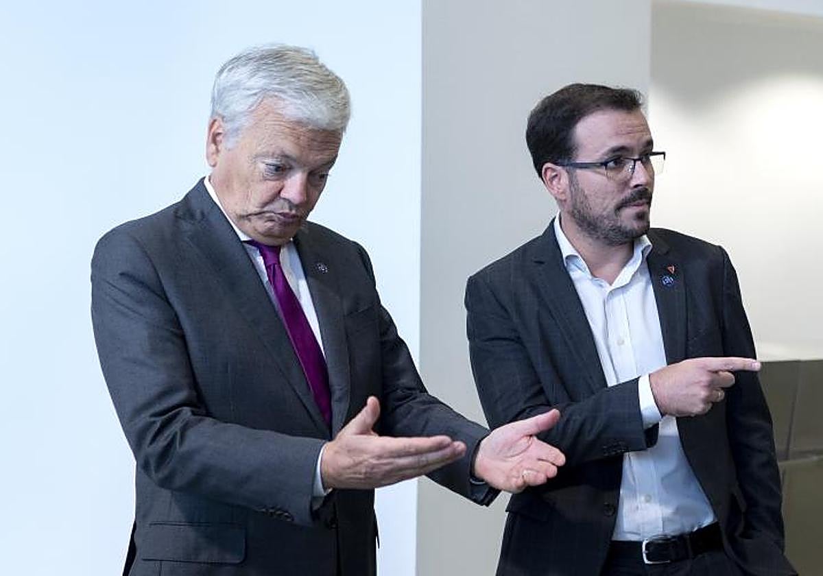 El comisario Reynders ayer en Madrid con el ministro de Consumo en funciones Alberto Garzón