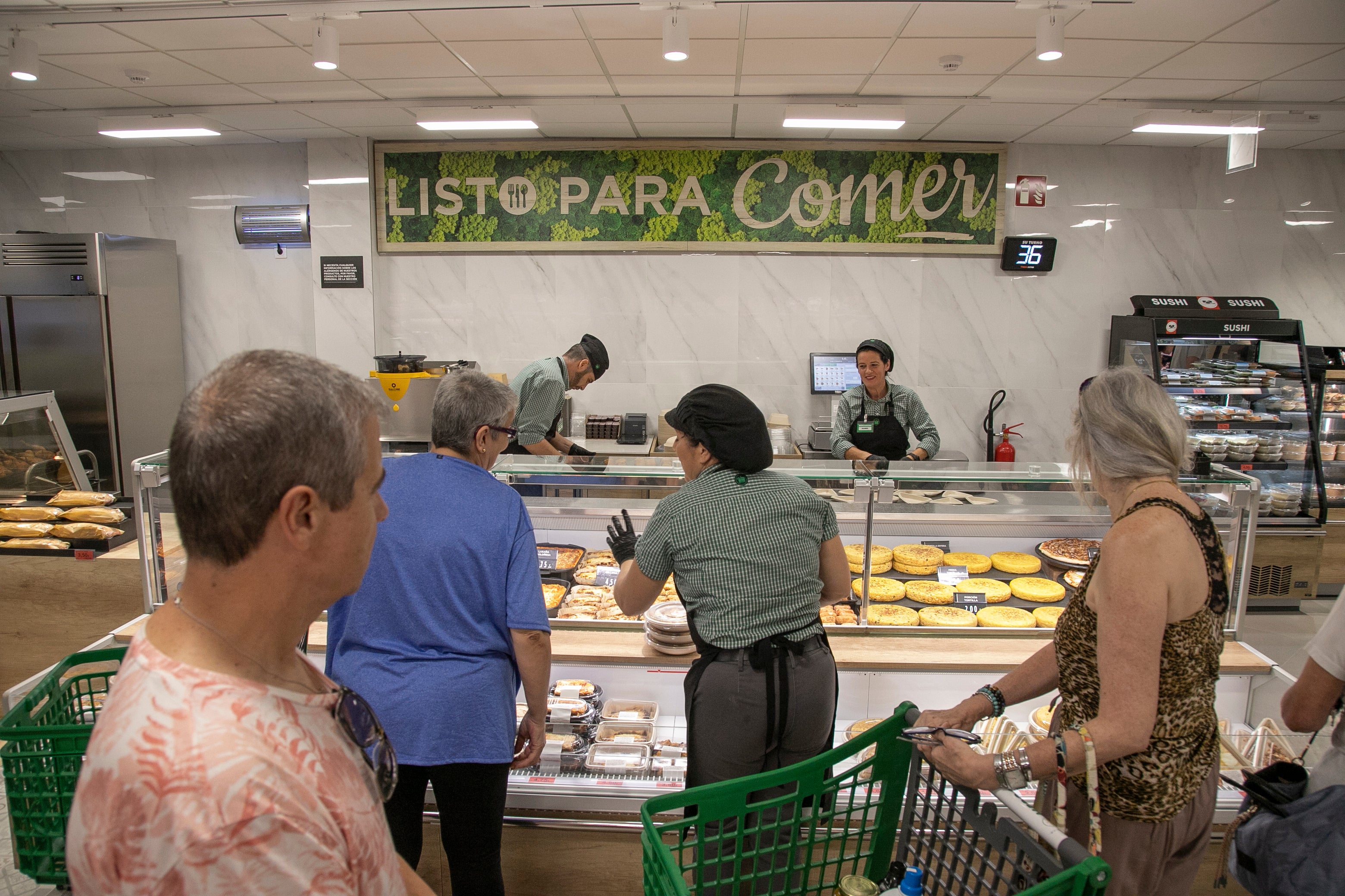 Imagen de la sección 'Listo para comer' en el remodelado Mercadona de Ronda de la Manca