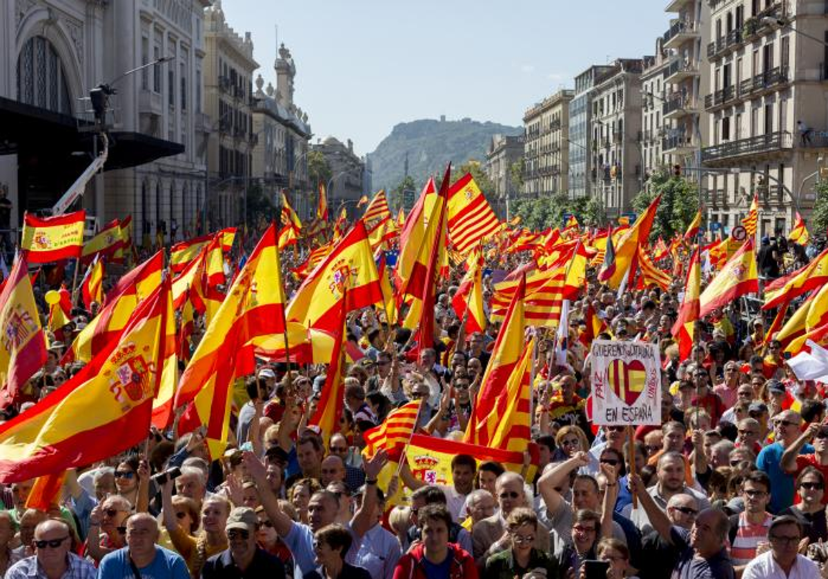 Aspecto de la manifestación del 8 de octubre de 2017 en Barcelona organizada por Societat Civil Catalana