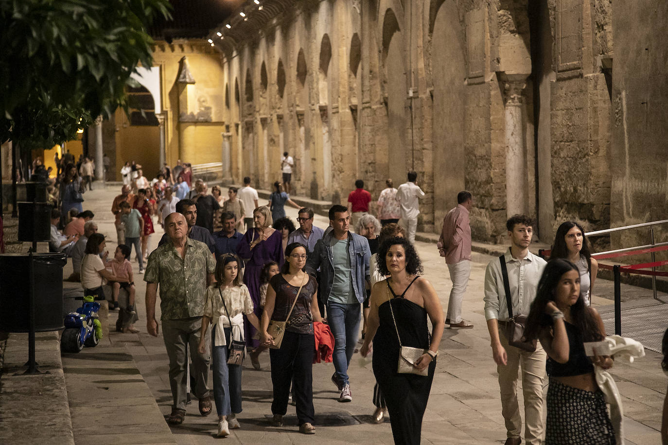 Fotos: La Noche del Patrimonio en Córdoba llena calles, monumentos y museos
