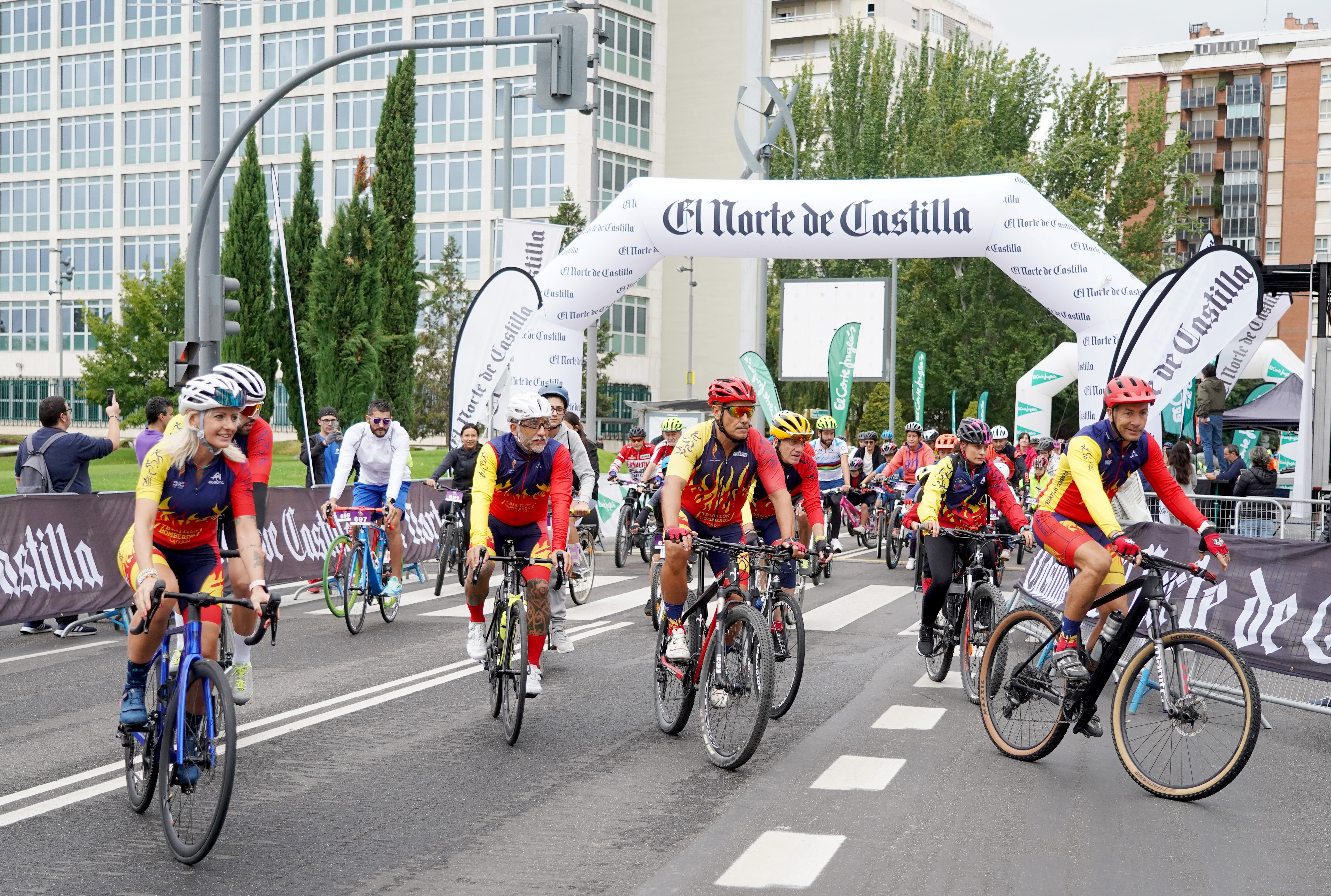 Más de 1.500 personas se han sumado hoy a la celebración del V Día de la Bici en la ciudad de Valladolid