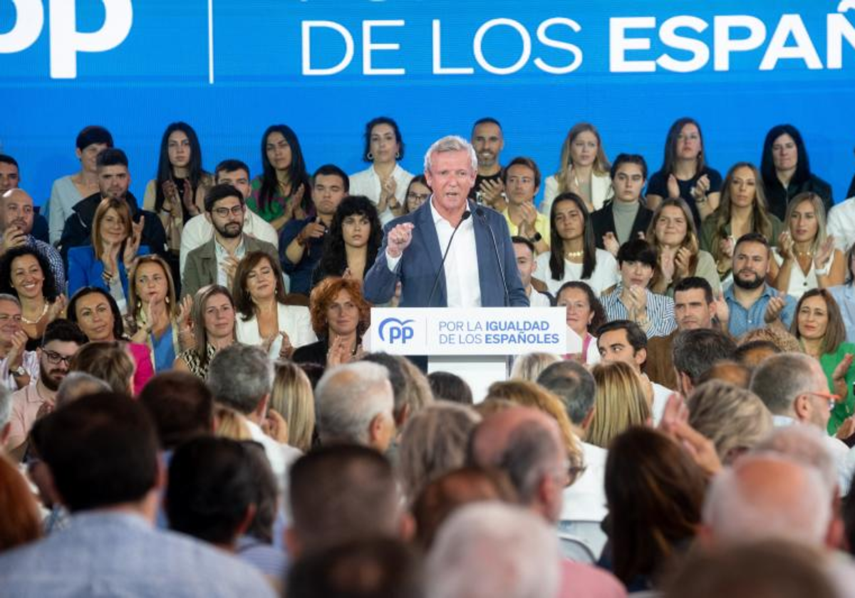 Rueda, este domingo, durante su discurso en el acto en Santiago