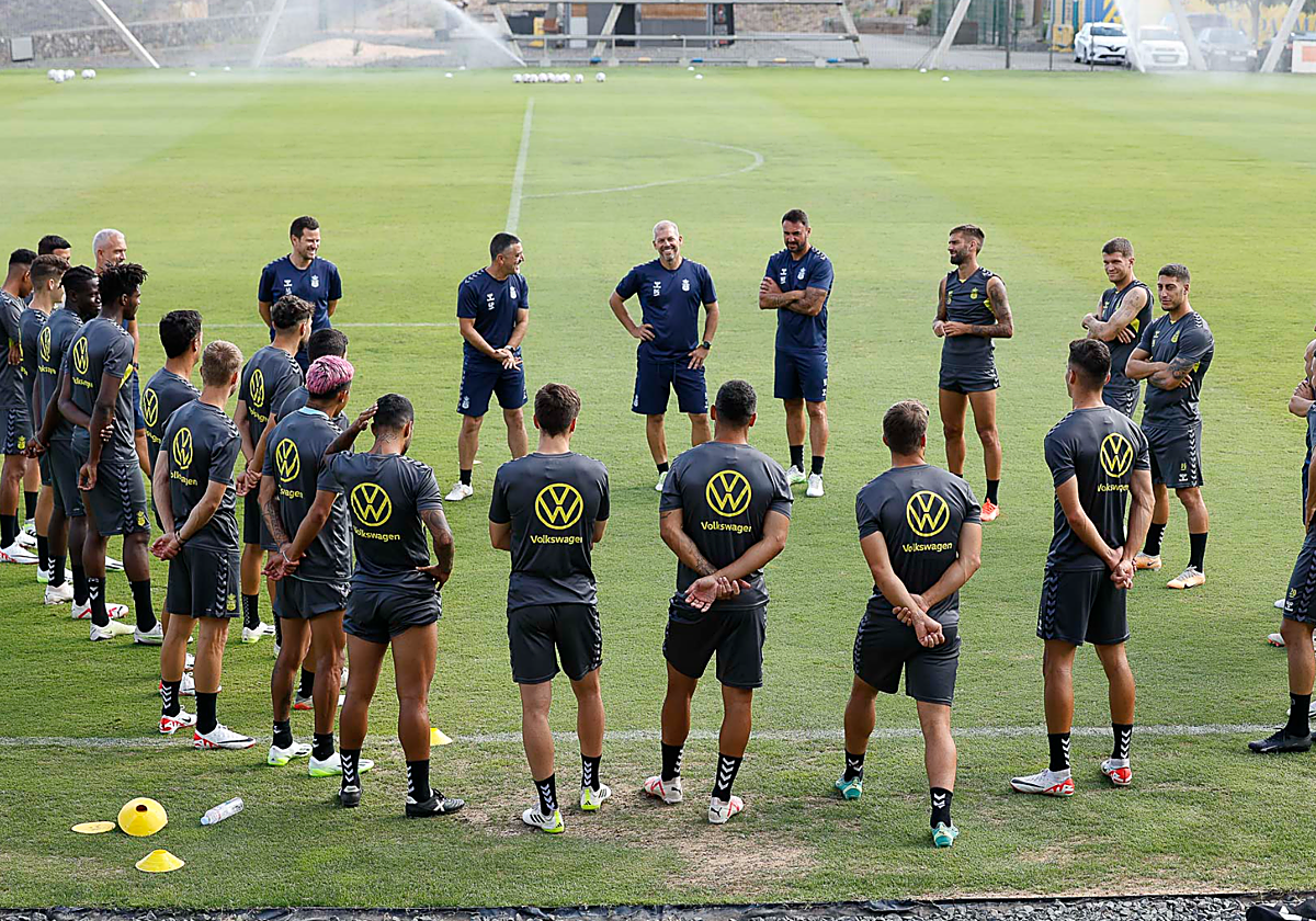 Plantilla de la UD Las Palmas en un entrenamiento