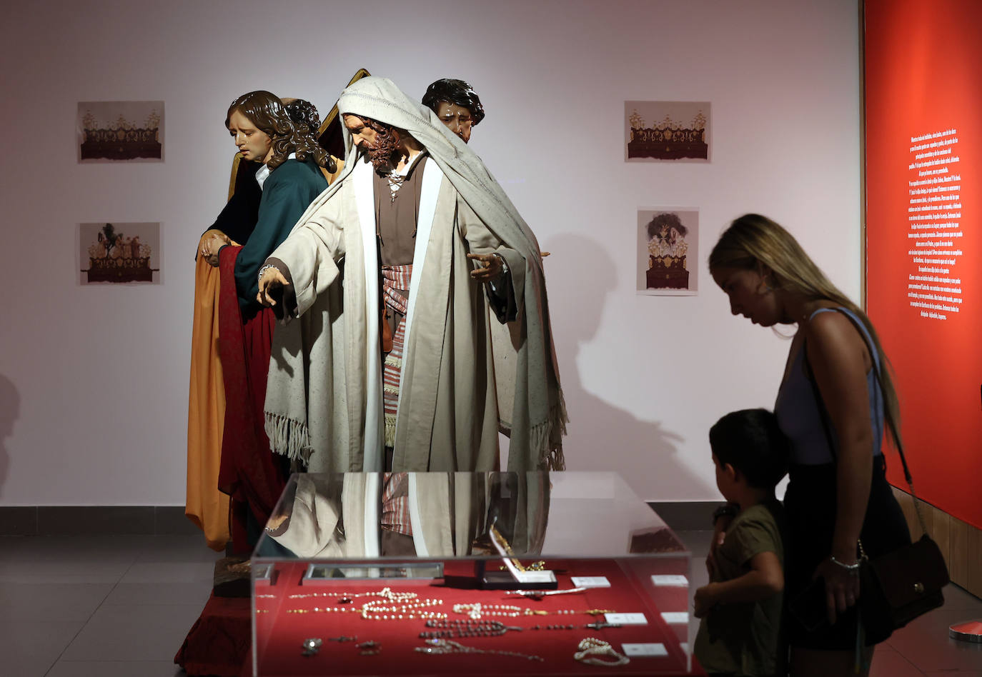 La emotiva exposición &#039;Diez años de la Salud en Córdoba&#039;, en imágenes