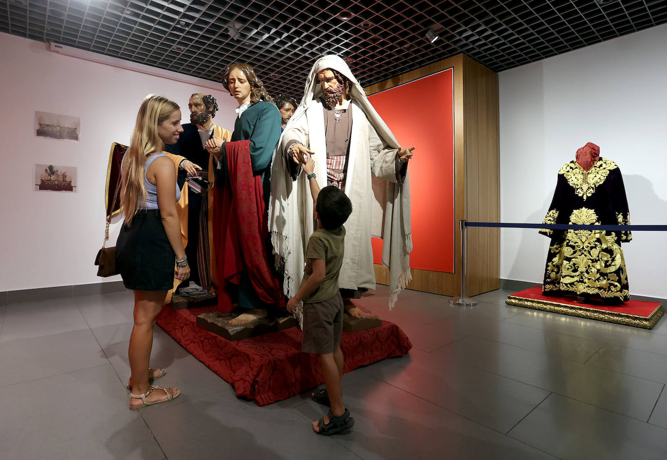 La emotiva exposición &#039;Diez años de la Salud en Córdoba&#039;, en imágenes