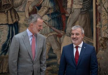 El Rey recupera la relación con Barcelona tras Colau y Trias