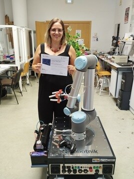 La investigadora de la UCLM Blanca Quintana, premiada por el CEA por su visión por computador y robótica