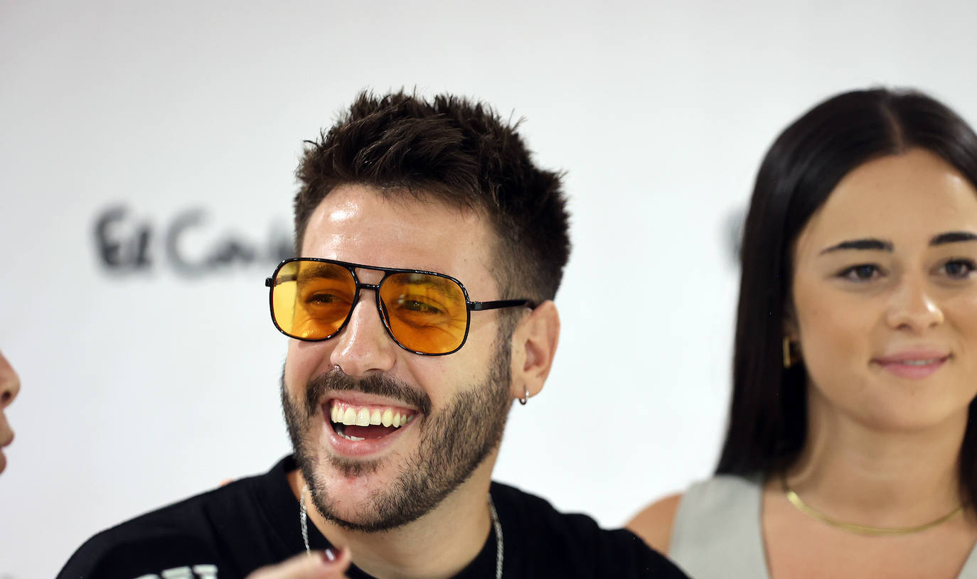 La concurrida firma de discos de Antonio José en Córdoba, en imágenes