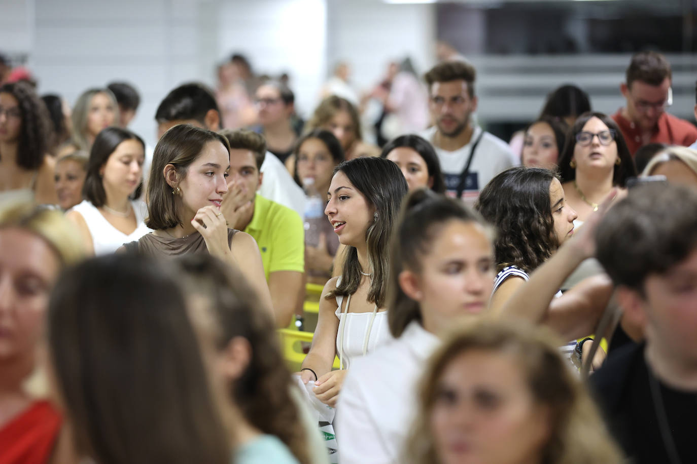 La concurrida firma de discos de Antonio José en Córdoba, en imágenes