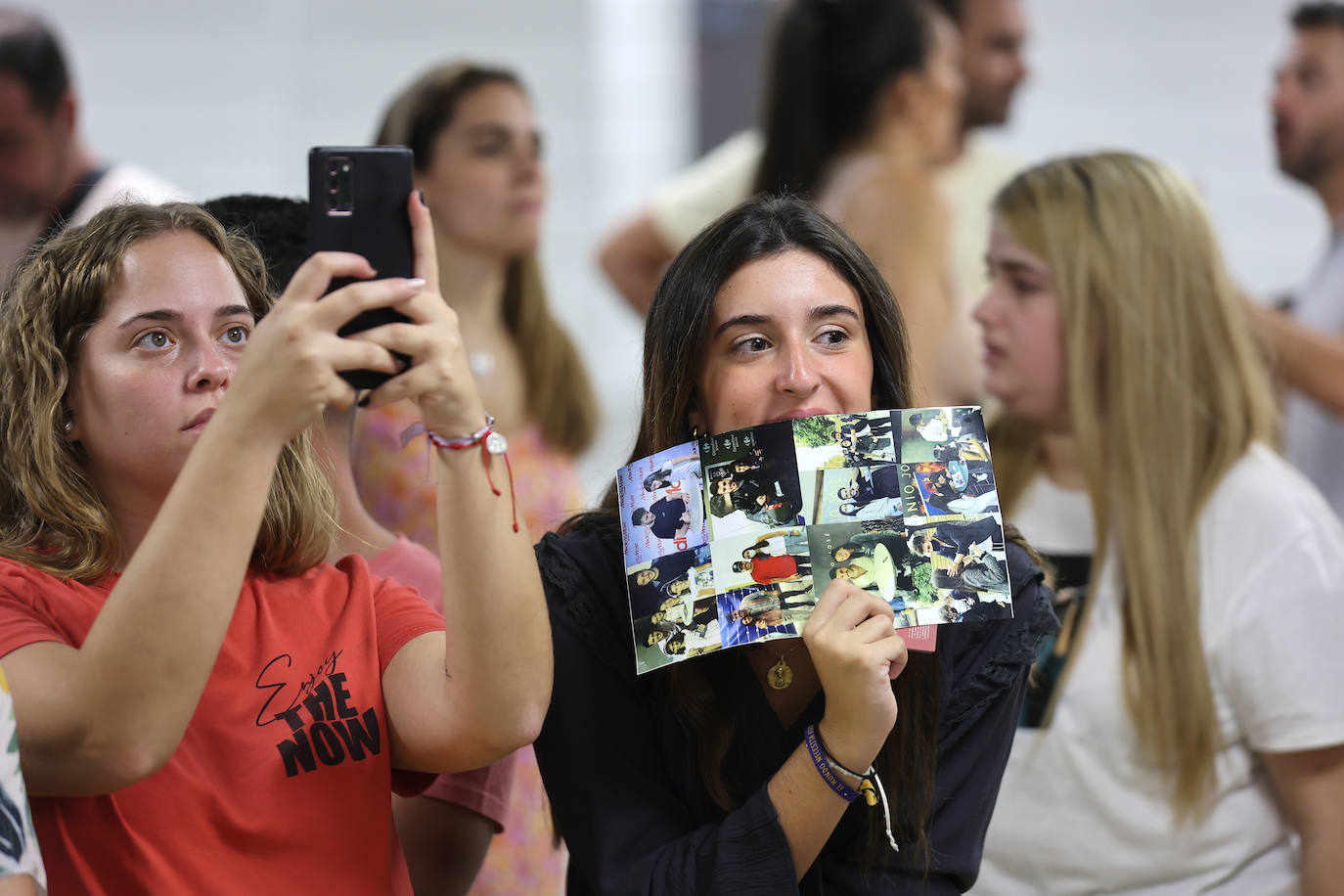 La concurrida firma de discos de Antonio José en Córdoba, en imágenes