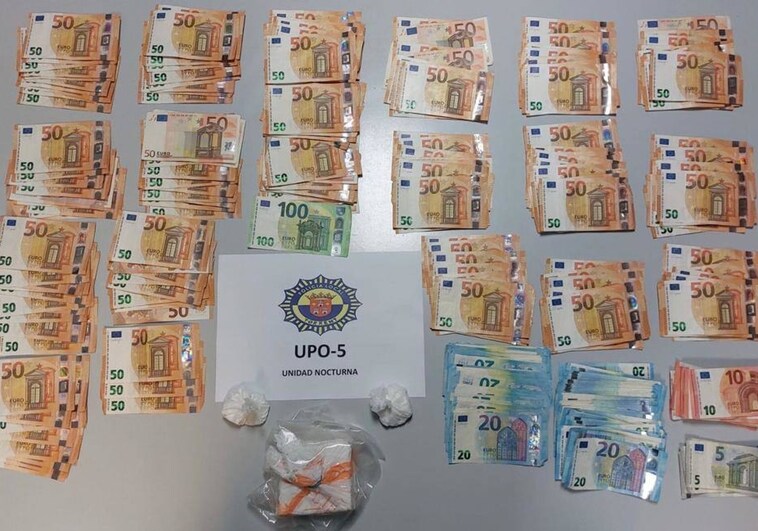 Imagen del dinero y droga incautados por la Policía Local de Torrent