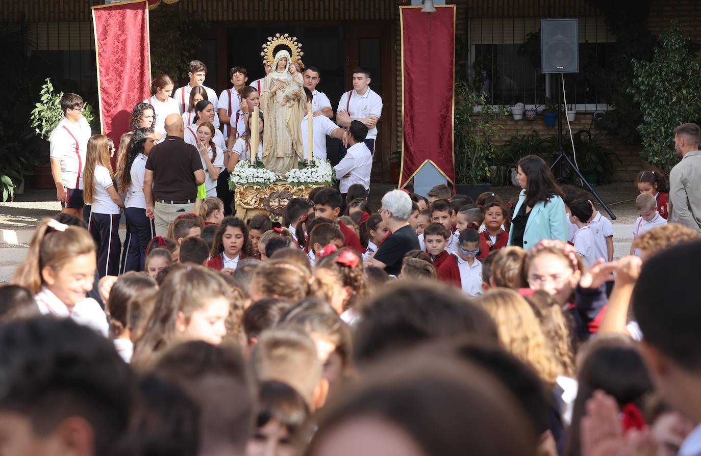 Fotos: La procesión infantil del colegio de las Mercedarias de Córdoba