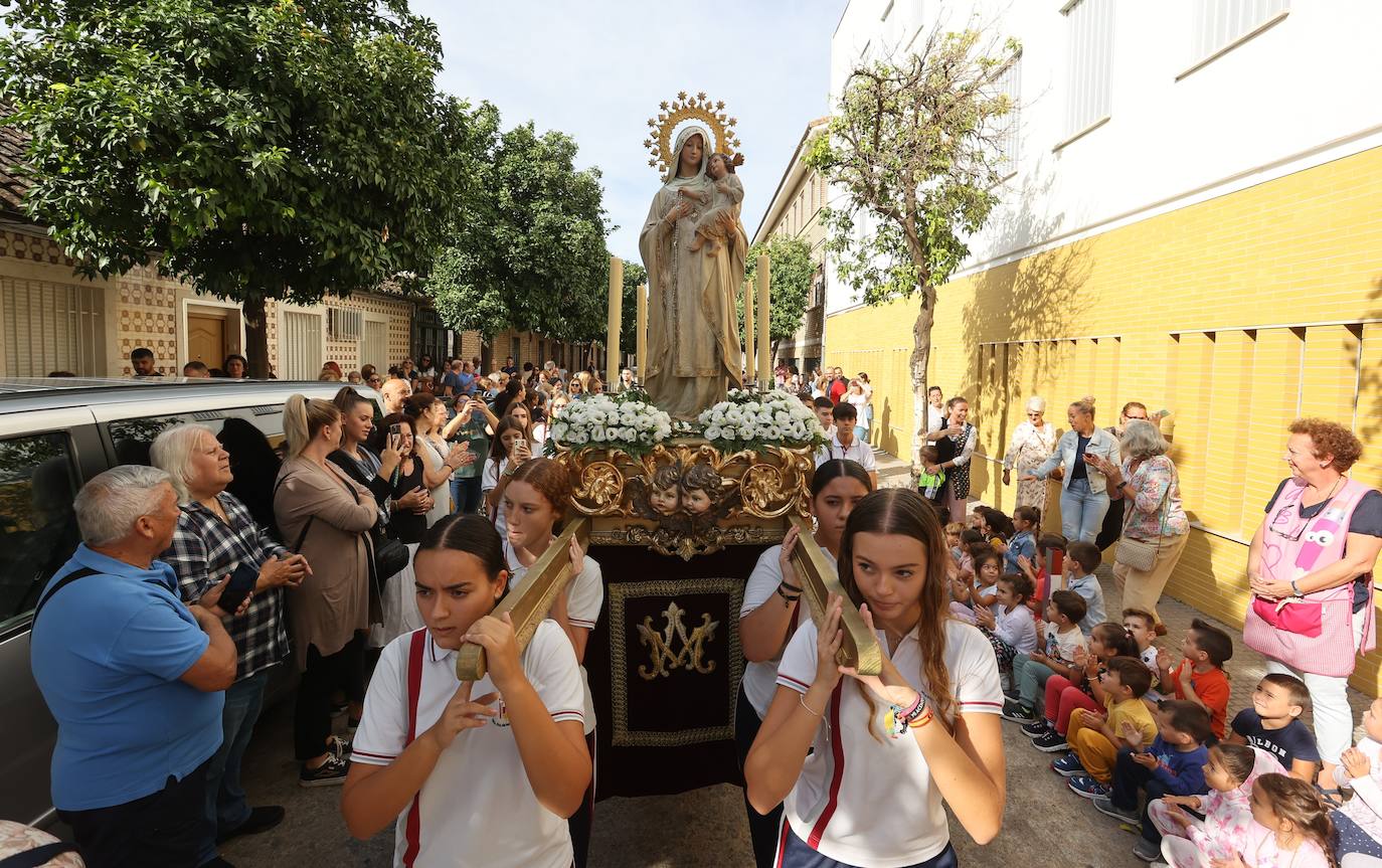 Fotos: La procesión infantil del colegio de las Mercedarias de Córdoba