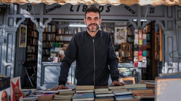 Jorge Rodríguez (en la imagen) afianza su proyecto, Vértigo Libro, con dos socios, Carlos García y (otro) Jorge Rodríguez, los nuevos vendedores de la caseta 18