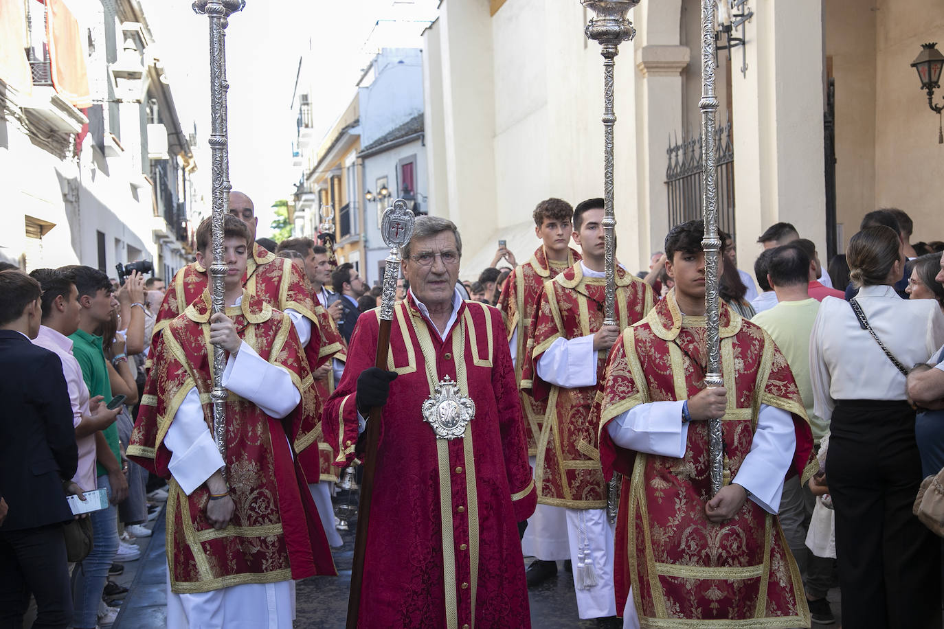 Fotos: la pletórica procesión extraordinaria de la Virgen de los Desamparados en Córdoba
