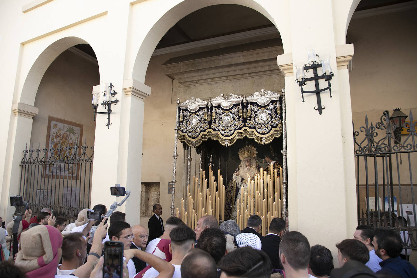Fotos: la pletórica procesión extraordinaria de la Virgen de los Desamparados en Córdoba
