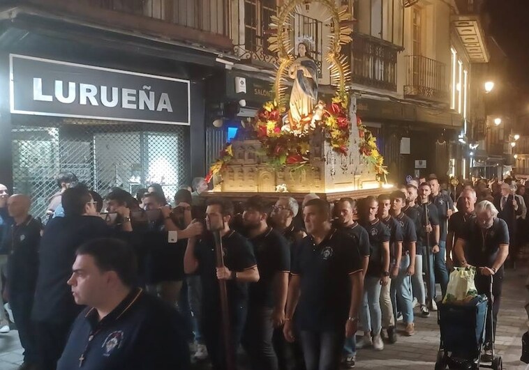 La imagen desfila por la calle Ancha