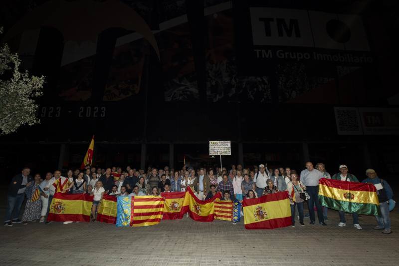 De Valencia han viajado hasta Madrid varios autocares, que salieron cuando todavía no había salido el sol 