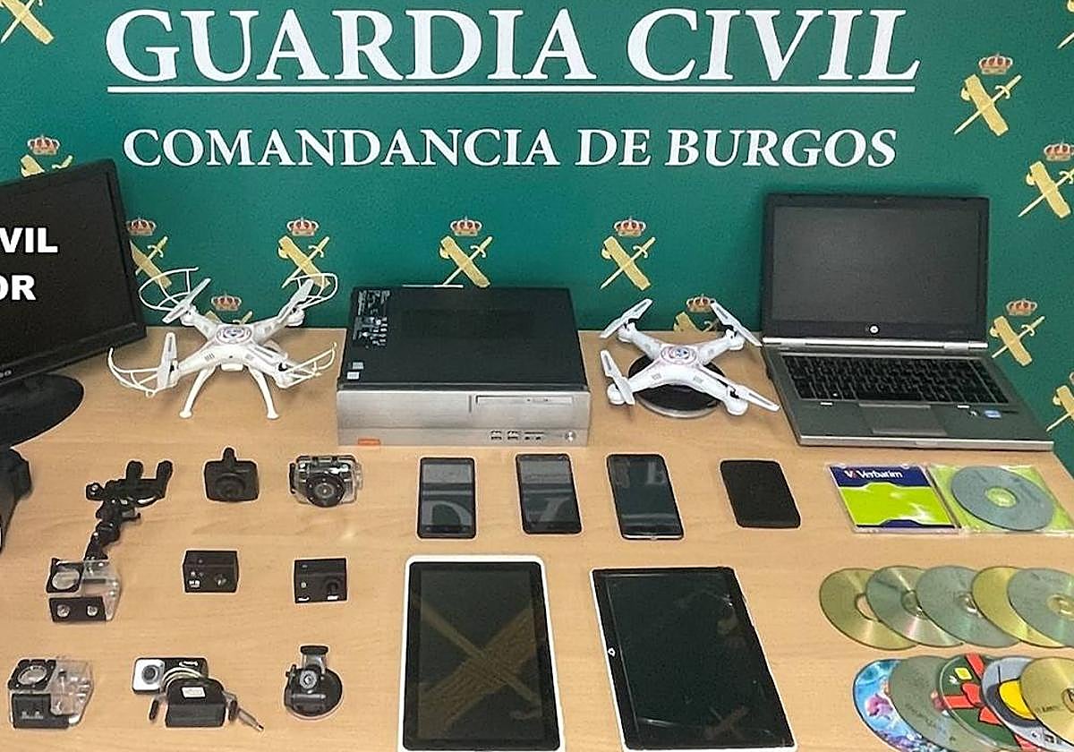 Parte del material incautado en la operación