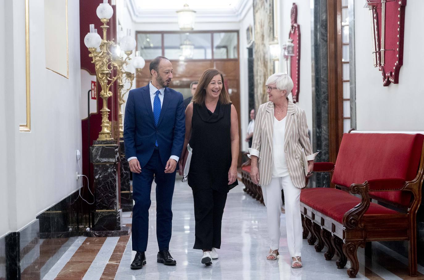 El vicepresidente del Congreso, Alfonso Rodríguez Gómez de Celis; la presidenta, Francina Armengol y la portavoz adjunta del PSOE en el Congreso, Isaura Leal