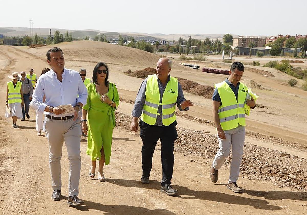 El alcalde, en agosto durante una visita a las obras del Parque de Levante