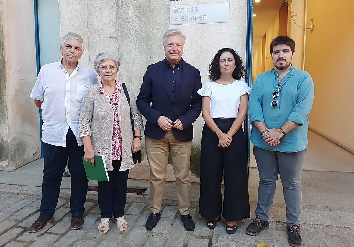 Responsables de la hermandad y del IAPH, en la sede del instituto