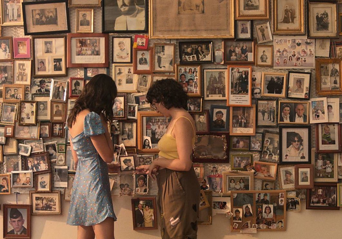 Fotograma del gallo rojo, del director Enrique García-Vázquez