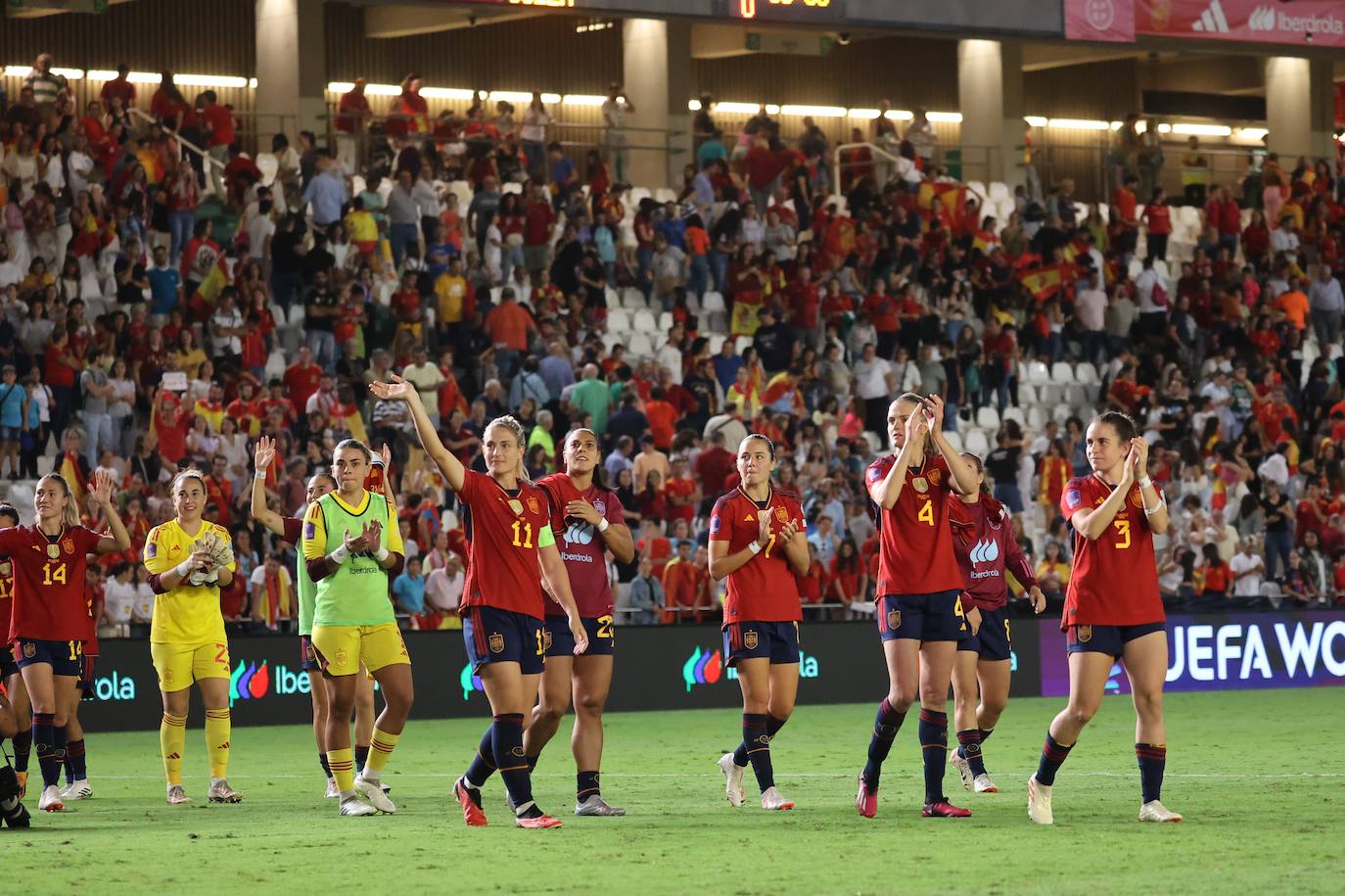 Fotos: La goleada de España a Suiza en El Arcángel