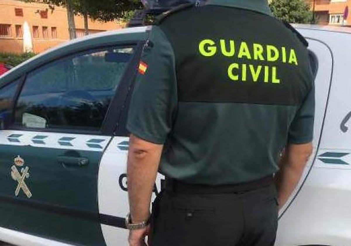 Fotografía de archivo de un guardia civil