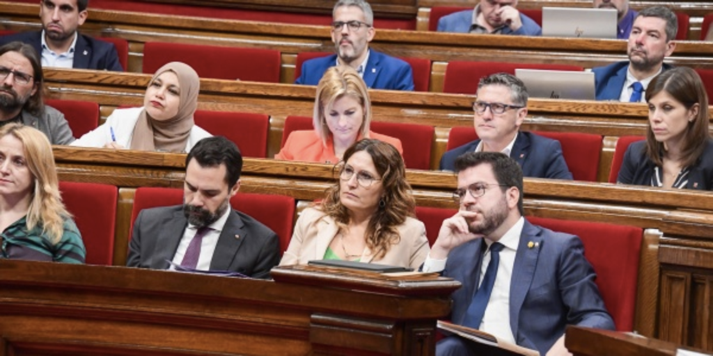 Junts, a Aragonès: «O rectificación o elecciones»