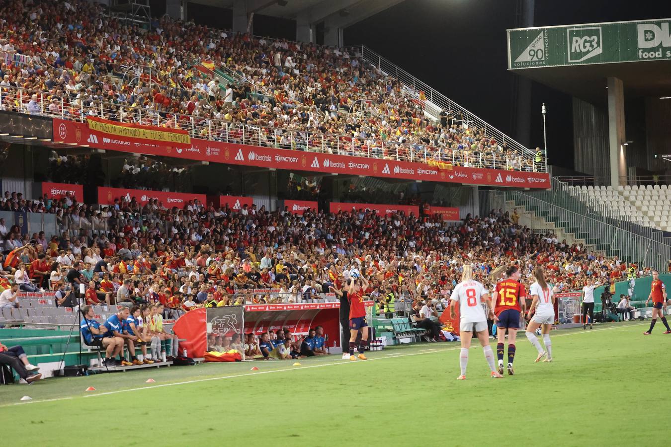 Fotos: La goleada de España a Suiza en El Arcángel