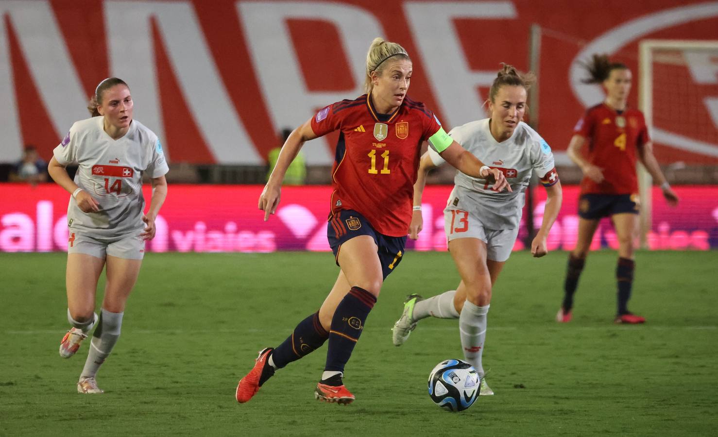 Fotos: La goleada de España a Suiza en El Arcángel