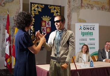 Los sordociegos usarán un «nuevo lenguaje» para «agilizar» la comunicación